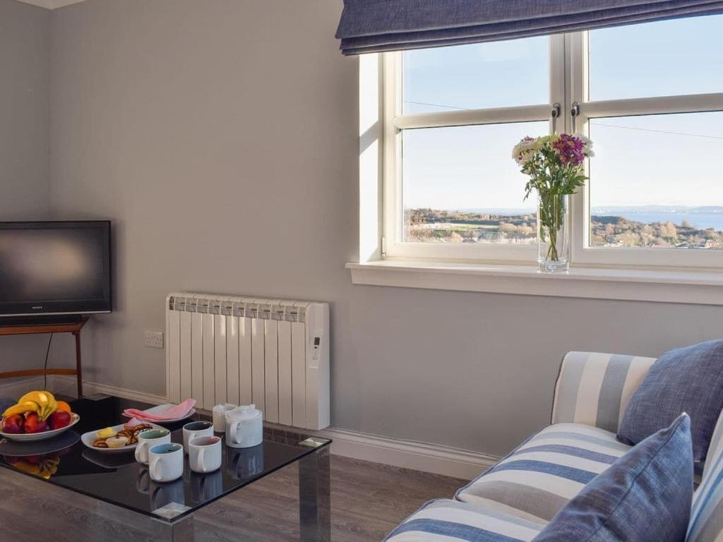 إنفيركيثينغ Courtyard Holiday Apartments المظهر الخارجي الصورة