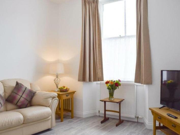 إنفيركيثينغ Courtyard Holiday Apartments المظهر الخارجي الصورة